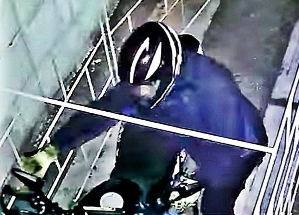 ¡“RATOTA” ROBA MOTO A VECINO DE LOMAS 4!