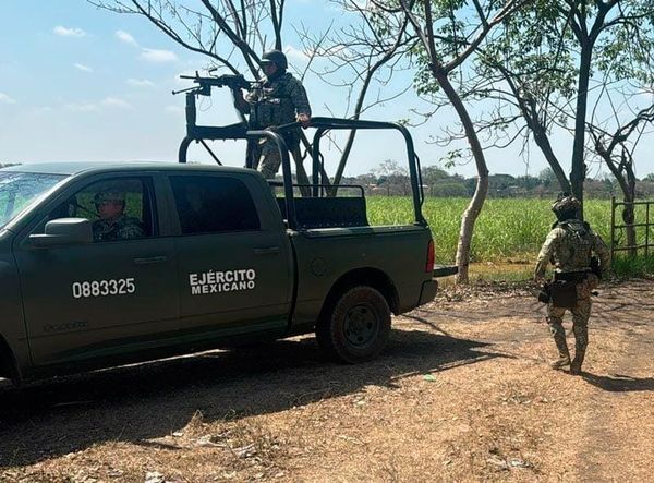¡LOCALIZAN CADÁVER SEMI CARBONIZADO EN CAÑAL!