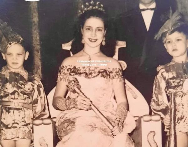 ¡MUERE LA EX REINA!