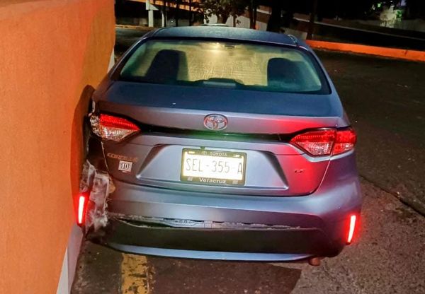 ¡TOYOTA LE DA UN TALLÓN A BARDA DE PLAZA EL DORADO!