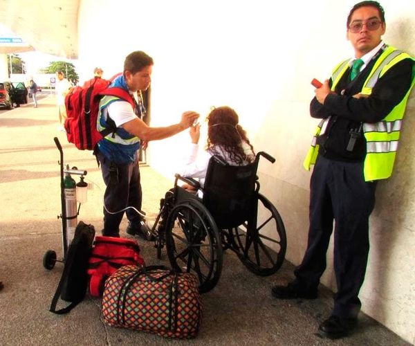 ¡DAMA LE DA LA CHIRIPIORKA CUANDO VOLABA EN EL AVIÓN!