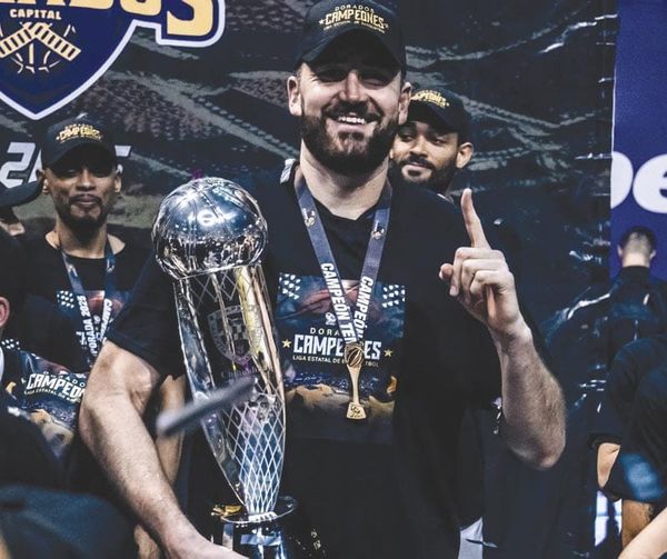 ¡JUGADORES DE HALCONES XALAPA CAMPEONES EN CHIHUAHUA!