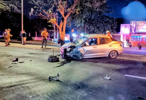 ¡APARATOSO CHOQUE FRENTE AL TEIBOL!