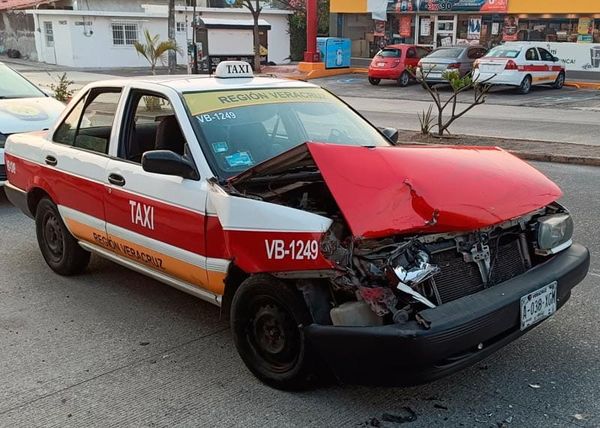 ¡ENCONTRONAZO DE TAXIS EN BOCA DEL RÍO!