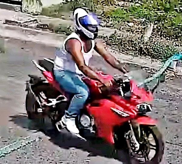 ¡LADRÓN PASEABA CON MOTO DEPORTIVA CON REPORTE DE ROBO!