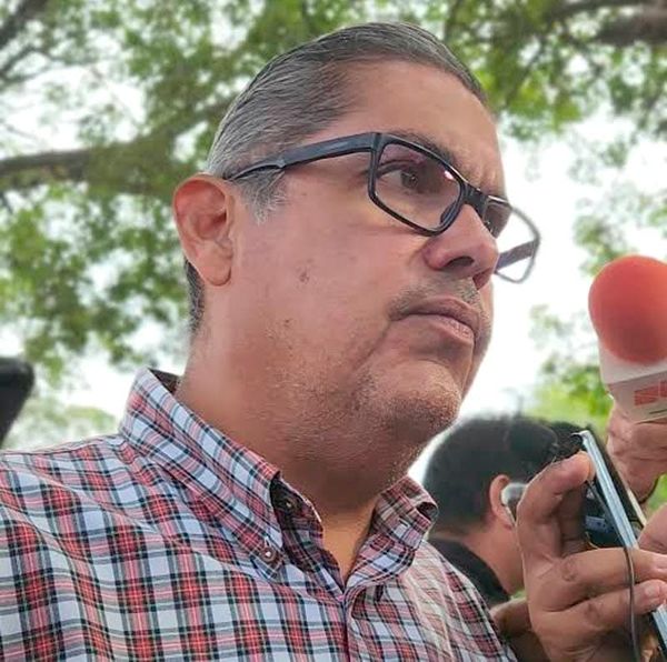 ¡PONEN A CHAMBEAR A BOBADILLA!