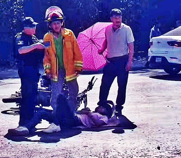 ¡CAMIONETA DE LUJO ARROLLÓ A DOS MOTOCICLISTAS!