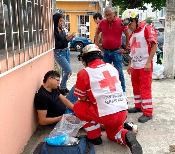 ¡MOTORIZADO SE DA TRANCAZO CONTRA TOYOTA!