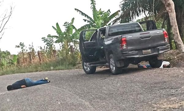 ¡TRES EJECUTADOS EN PAPANTLA! - FUERON TIROTEADOS TRES HOMBRES QUE VIAJABAN EN UNA CAMIONETA