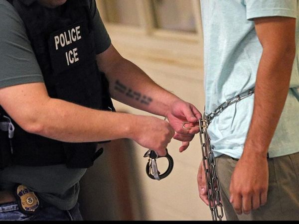 ¡ESTADOS UNIDOS QUIERE DARLE DINERO Y BOLETOS DE AVIÓN A INMIGRANTES QUE SE “AUTODEPORTEN”!