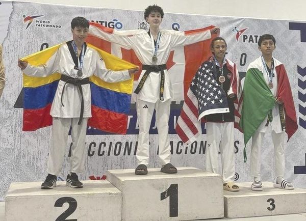 ¡MOTIVA MEDALLA A DIEGO PORTILLO!