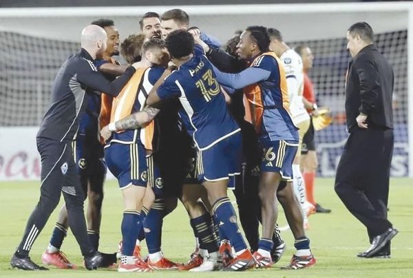 ¡APLACA WHITECAPS A PUMAS Y SE METE A SEMIFINALES!