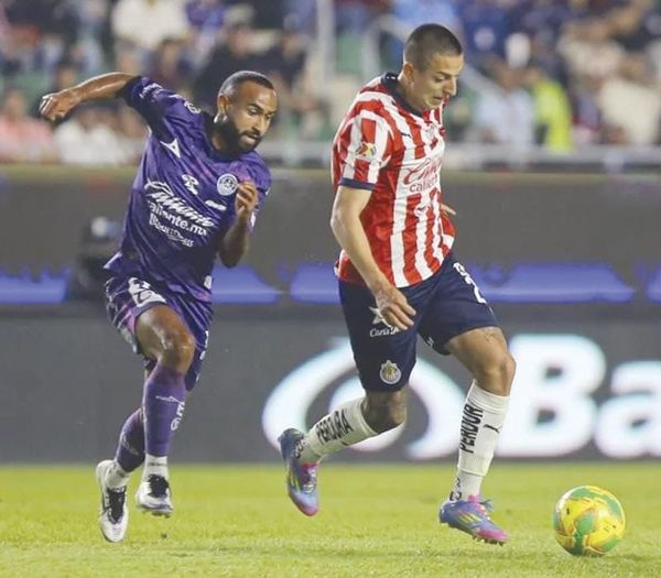 ¡CHIVAS DEJA IR EL TRIUNFO Y COMPLICA SU BOLETO A PLAY-IN!