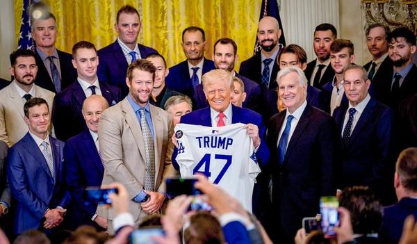 ¡LOS CAMPEONES EN LA CASA BLANCA! - OHTANI, BETTS Y TRUMP SE TOMARON LA FOTO