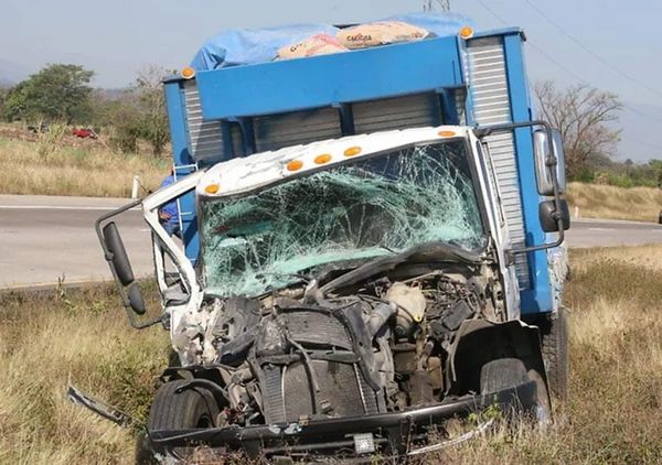 ¡DOS PRENSADOS EN LA AUTOPISTA!
