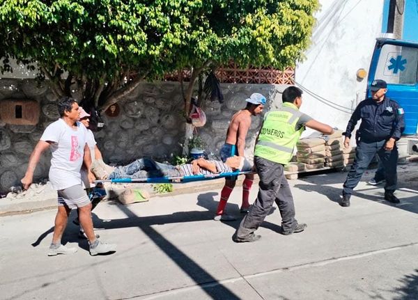 ¡ALBAÑIL HERIDO POR DESCARGA ELÉCTRICA!