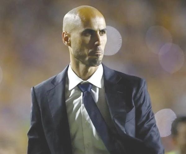 ¡SUSPENDEN 3 JUEGOS AL DT. GUIDO PIZARRO!