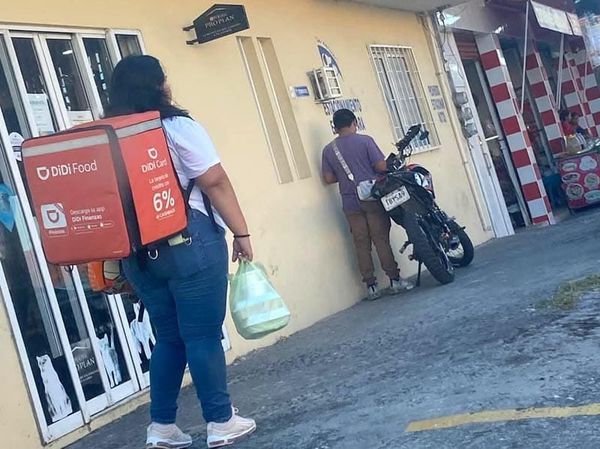 ¡CIUDADANO RECUPERA MOTO ROBADA EN PLAZA AMÉRICAS!