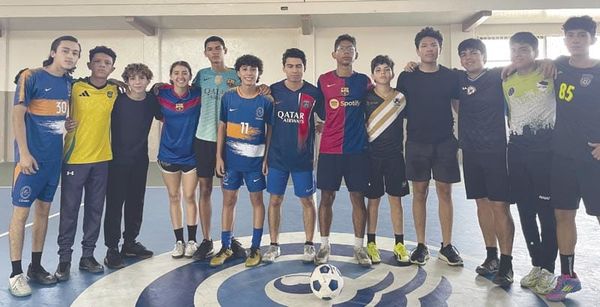 ¡CUADRANGULAR DE FÚTBOL EN EL CDV!