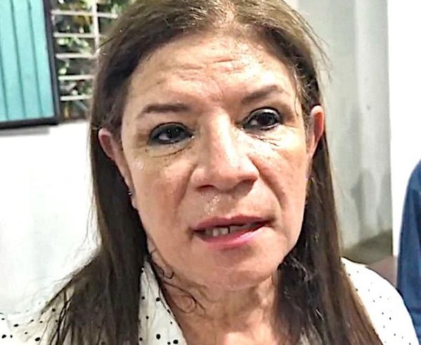 ¡RENUNCIA ELVIA MERLÍN!