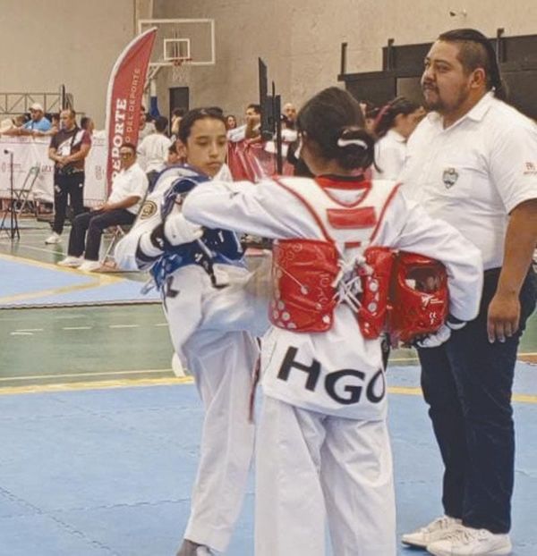 ¡TAEKWONDOÍNA DE TRES VALLES A OLIMPIADA NACIONAL!