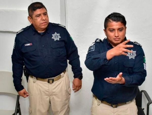 ¡YA HAY POLICÍAS DE SEÑAS!