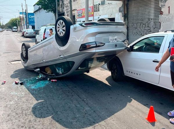 ¡PARRANDEROS CHOCAN Y QUEDAN DE CABEZA!