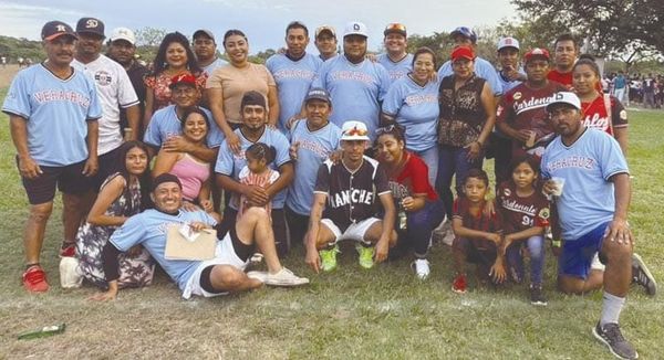 ¡LA VÍBORA Y POZUELOS VAN EL TÍTULO EN TLALIXCOYAN!