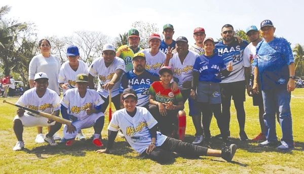 ¡RECICLADOS VENCE 12-11 AL PREDIO!