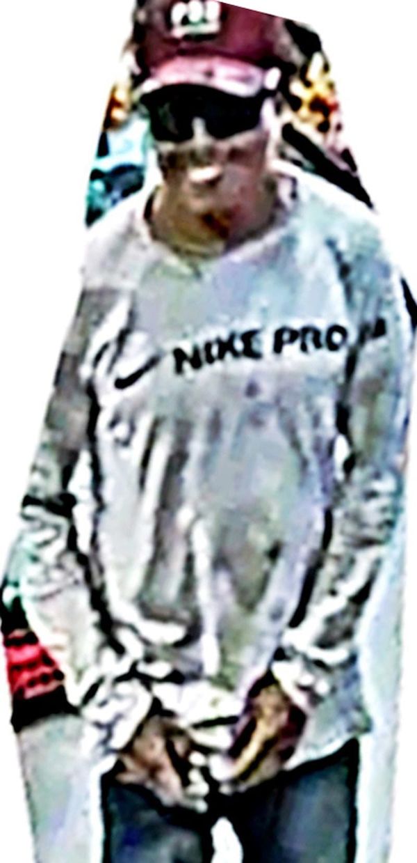 ¡HAMPÓN ASALTA CON PISTOLA Y SE BURLA DE SUS VÍCTIMAS!