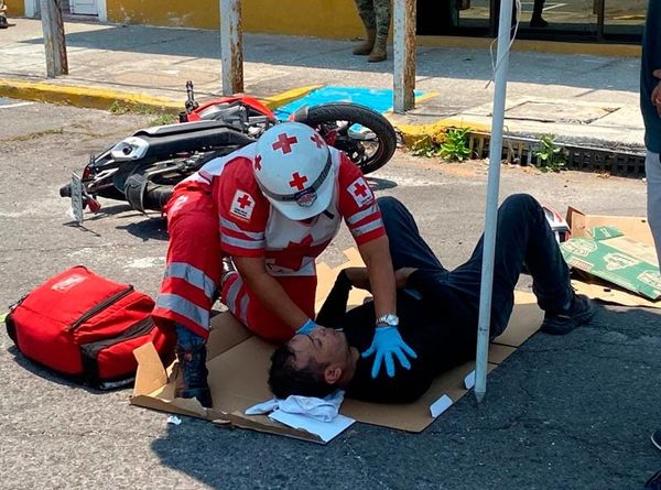 ¡‘JINETE DE ACERO’ HERIDO EN “TORTAZO” CONTRA CAMIONETA!