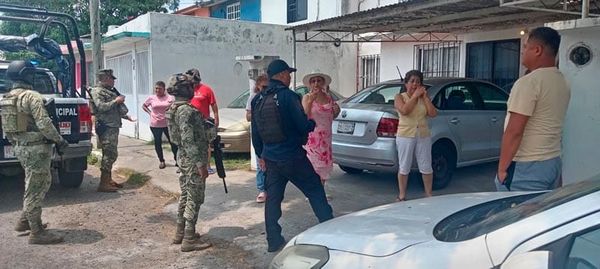 ¡PAREJA DE ‘JAULEROS’ ROBAN EN VIVIENDA EN LOS VOLCANES!