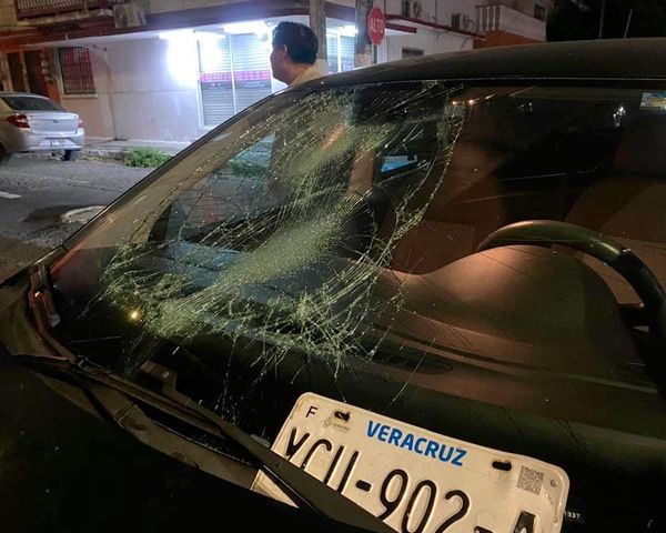 ¡PAREJA DE MOTOCICLISTAS HERIDOS EN ENCONTRONAZO!