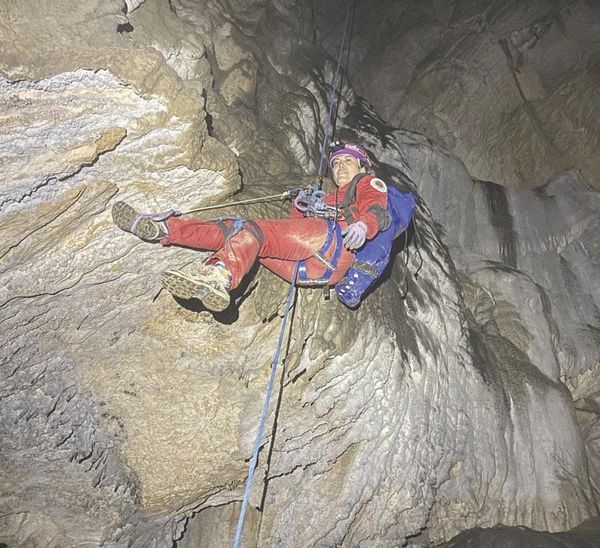 ¡CEMAC EN LA CUEVA “LA GOTA DE AGUA”!