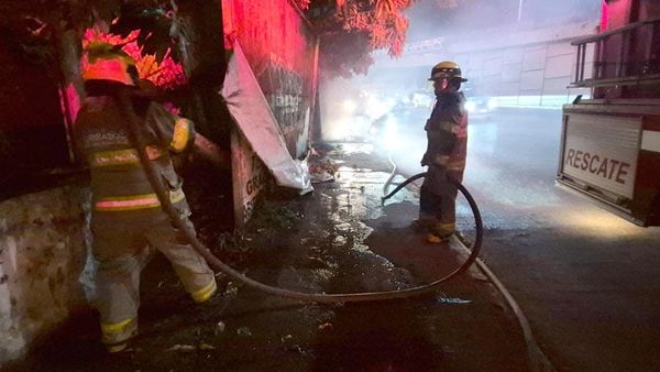 ¡SE QUEMÓ TERRENO BALDÍO EN BOCA DEL RÍO!