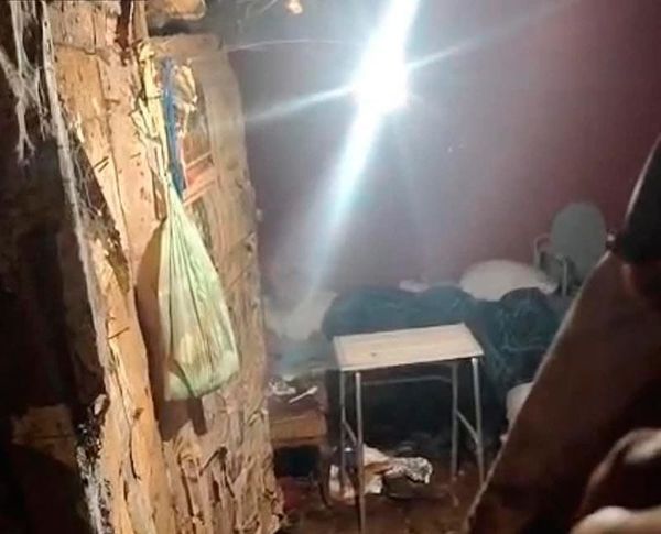 ¡ABUELITO ES ABANDONADO Y ENCADENADO POR SU FAMILIA!