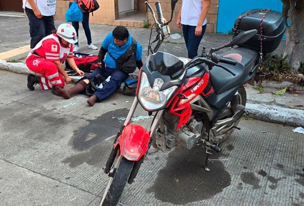 ¡“JINETE DE ACERO” COLISIONA CONTRA CAMIONETA DE LUJO!
