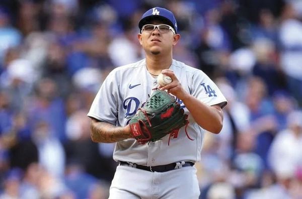 ¡BORRAN A JULIO URÍAS, NO VA AL CLÁSICO MUNDIAL! - *Lo confirma De la Vega, presidente de la LMB