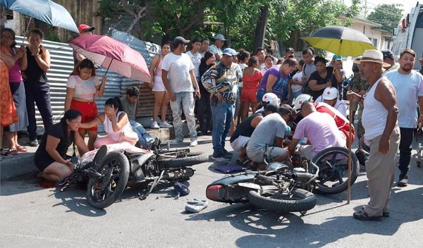 ¡MOTOCICLETAZO MORTAL! - UN MUERTO Y DOS HERIDOS GRAVES EN UN CHOQUE FRONTAL EN BOCA DEL RÍO