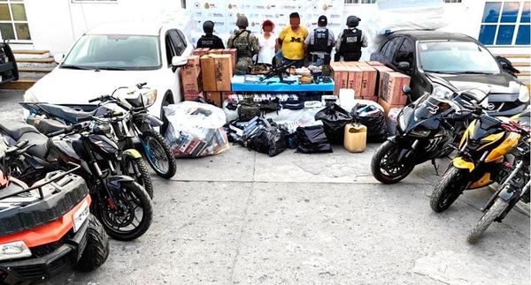 ¡ASEGURAN 6 MOTOS Y 2 AUTOS EN CATEOS EN TIERRA BLANCA!