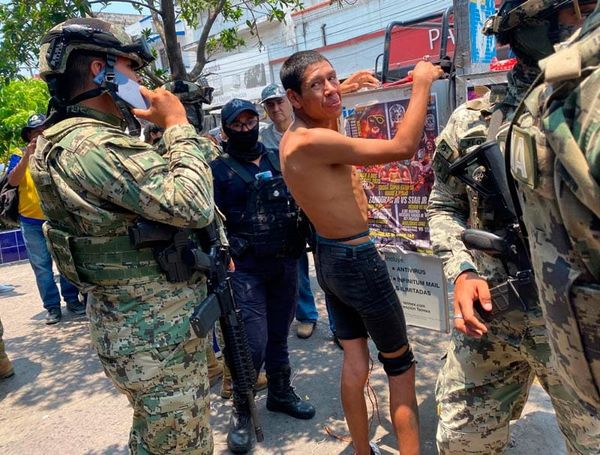 ¡CAE ‘COCHINÓN’ POR MANOSEAR A NIÑAS!