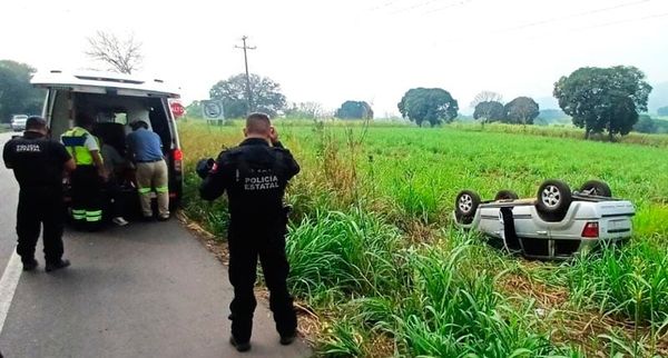 ¡DOS HERIDOS EN APARATOSA VOLCADURA EN RANCHO TREJO!