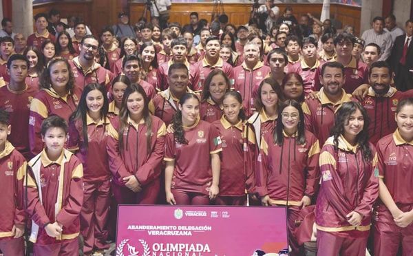 ¡ABANDERAN A DEPORTISTAS RUMBO A LA OLIMPIADA NACIONAL 2025!