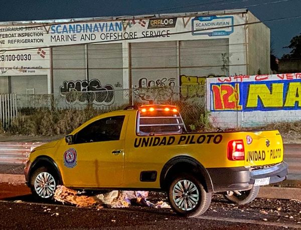 ¡MOTOCICLISTA HERIDO POR CULPA DE UN COLCHÓN!