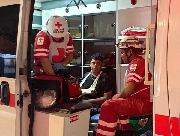 ¡MOTORIZADO IBA COMO ‘BALA’ Y LE PEGA A CAMIÓN URBANO!