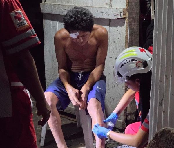 ¡LO ATACARON A MACHETAZOS POR NO COMPRAR UN RELOJ!