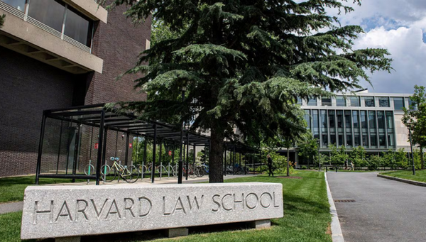 ¡HONG KONG INSTA A APOYAR A ESTUDIANTES DE HARVARD AFECTADOS!