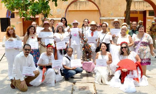 INAUGURAN LAS CRUCES DE MAYO