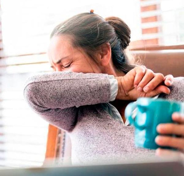 TIPS PARA MEJORAR TU CALIDAD DE VIDA | LA TOS - La tos es un reflejo involuntario del cuerpo que ayuda a limpiar las vías respiratorias, expulsando irritantes, mucosidad y cuerpos extraños. Es una respuesta natural del organismo a la irritación...