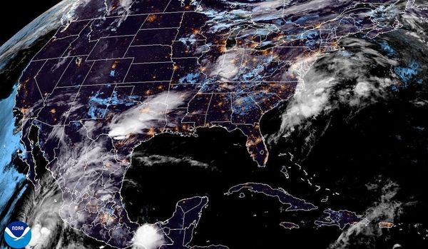 >HUMEDAD QUE ABOCHORNA Y TRAE LLUVIA DE NOCHE< - TORMENTA "ALVIN" EN EL  ‘PACÍFICO; AÚN LEJOS DE MÉXICO.